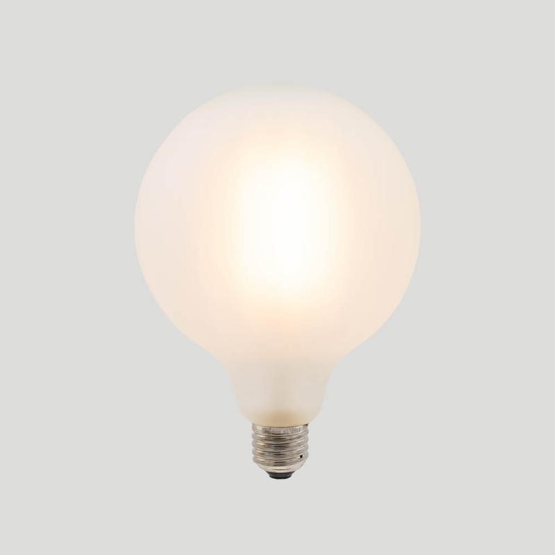 G125 - 10w LED Porcelain Frosted Globe